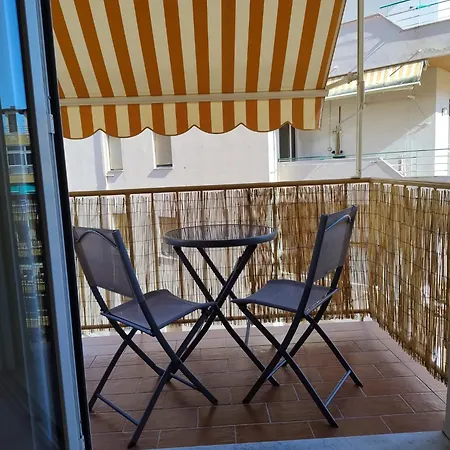 Nina With Sea View Апартаменти *