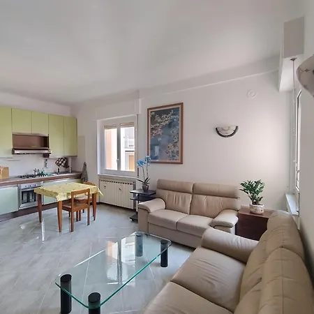 Nina With Sea View Апартаменти Санремо